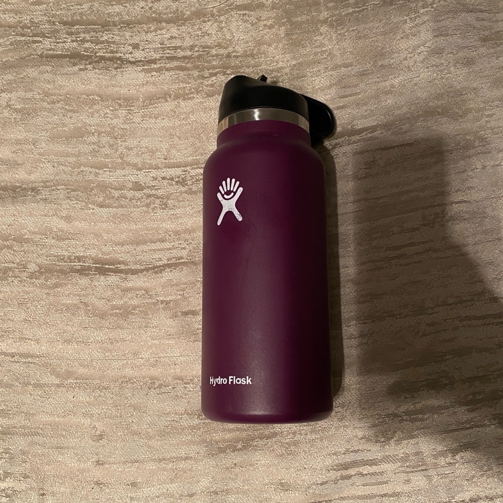 Eggplant colored 32oz hydro flask